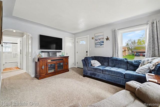 30453 Sheridan Street, Garden City, MI 48135