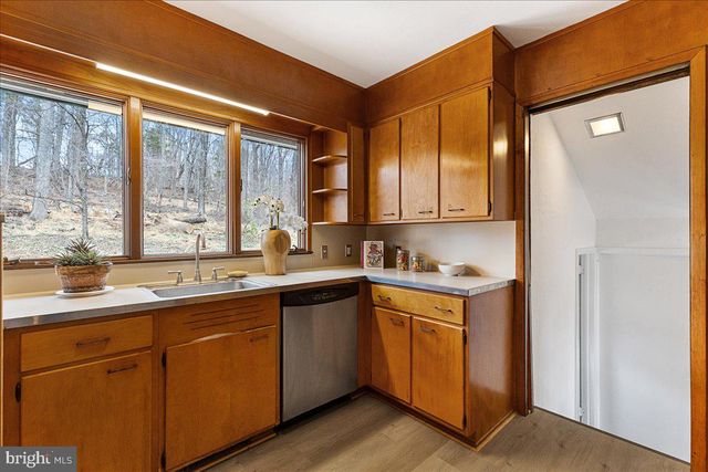 42 STOUTS RD, Skillman, NJ 08558