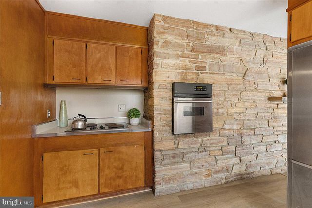 42 STOUTS RD, Skillman, NJ 08558