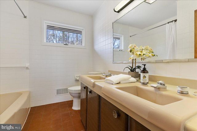 42 STOUTS RD, Skillman, NJ 08558