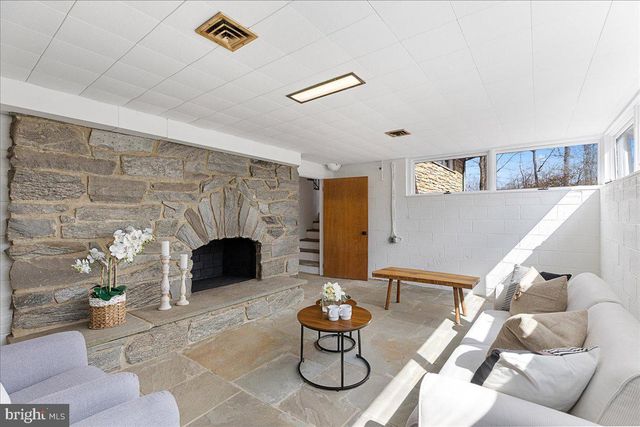 42 STOUTS RD, Skillman, NJ 08558