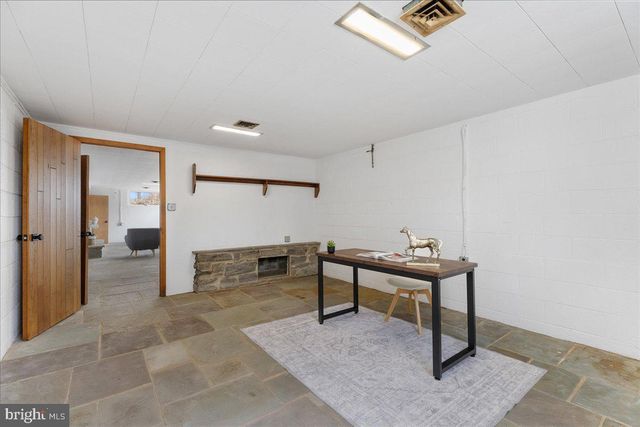 42 STOUTS RD, Skillman, NJ 08558