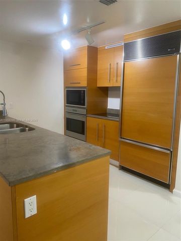 475 Brickell Ave 3414, Miami, FL 33131