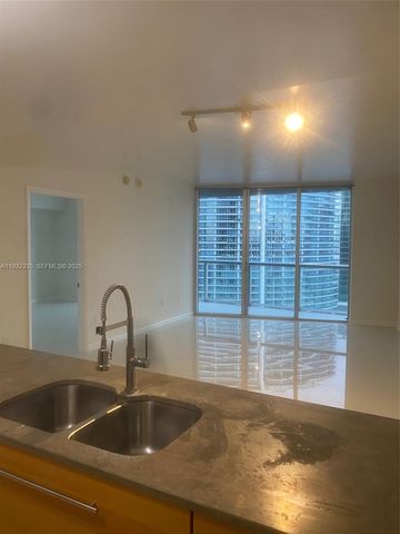 475 Brickell Ave 3414, Miami, FL 33131
