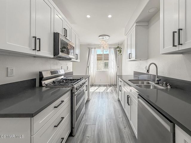 391 Westlake Vista Lane, Thousand Oaks, CA 91362
