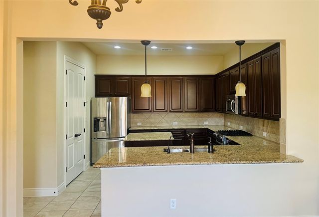 107 SW Rivalto CIR SW 1, Lakeway, TX 78734