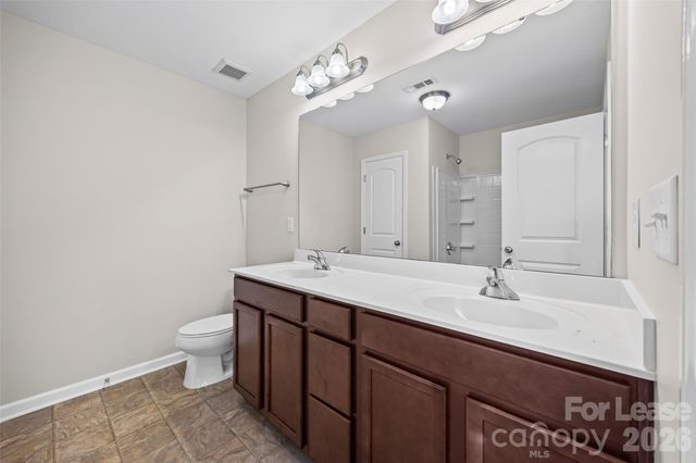 7333 Adare Mews Road, Charlotte, NC 28217