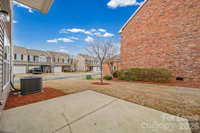 7333 Adare Mews Road, Charlotte, NC 28217