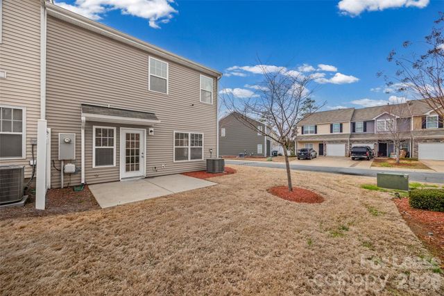 7333 Adare Mews Road, Charlotte, NC 28217