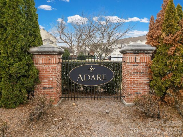 7333 Adare Mews Road, Charlotte, NC 28217