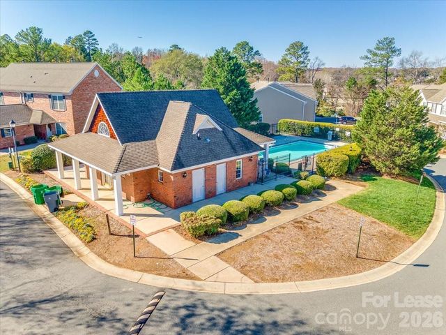 7333 Adare Mews Road, Charlotte, NC 28217
