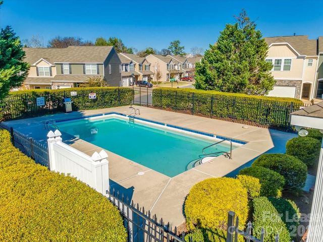 7333 Adare Mews Road, Charlotte, NC 28217