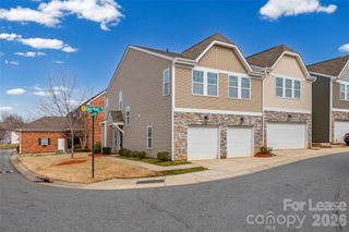 7333 Adare Mews Road, Charlotte, NC 28217