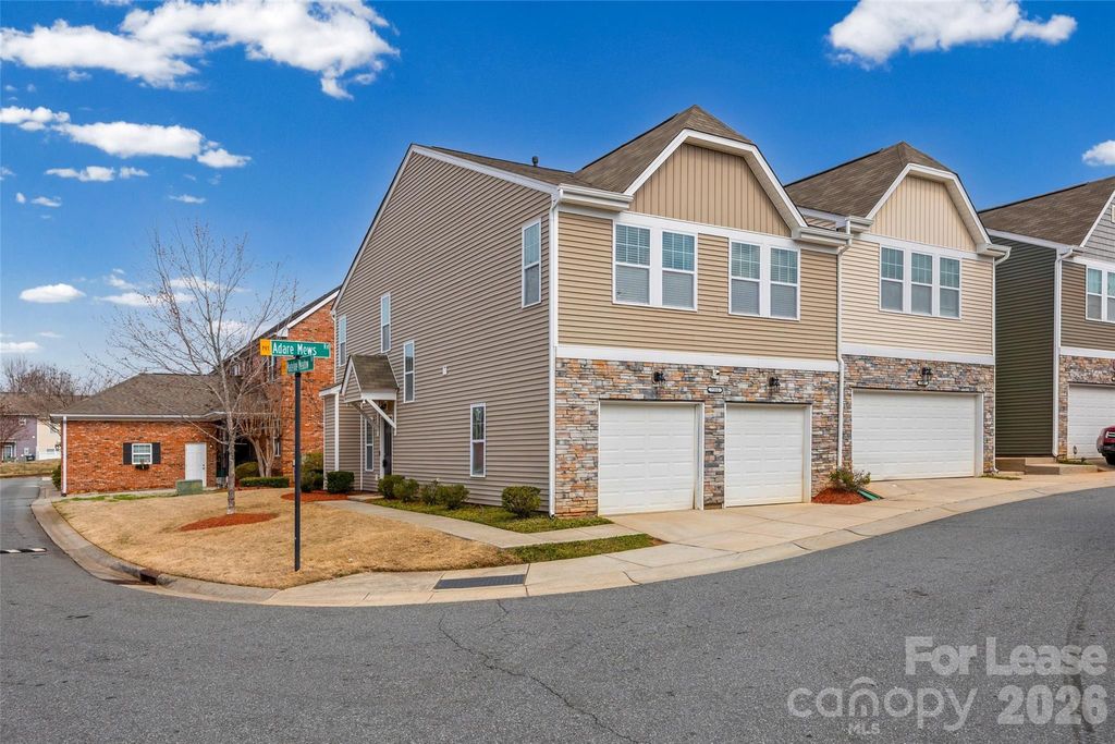 7333 Adare Mews Road, Charlotte, NC 28217