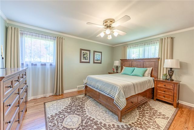 5122 Leroy Dr, Hampton, PA 15044