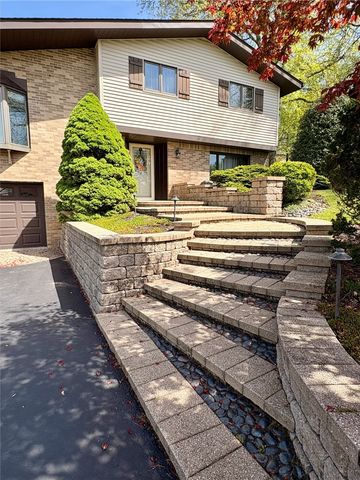 5122 Leroy Dr, Hampton, PA 15044