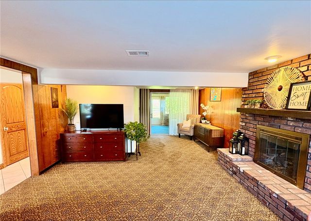 5122 Leroy Dr, Hampton, PA 15044