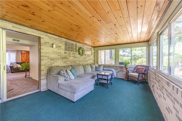 5122 Leroy Dr, Hampton, PA 15044