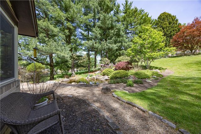 5122 Leroy Dr, Hampton, PA 15044
