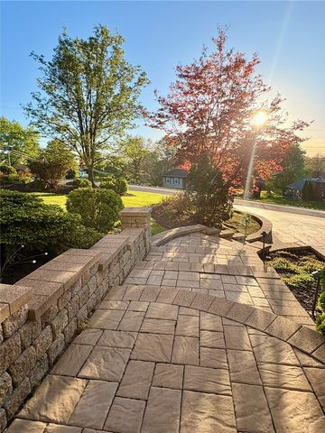 5122 Leroy Dr, Hampton, PA 15044