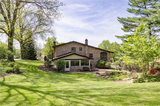5122 Leroy Dr, Hampton, PA 15044