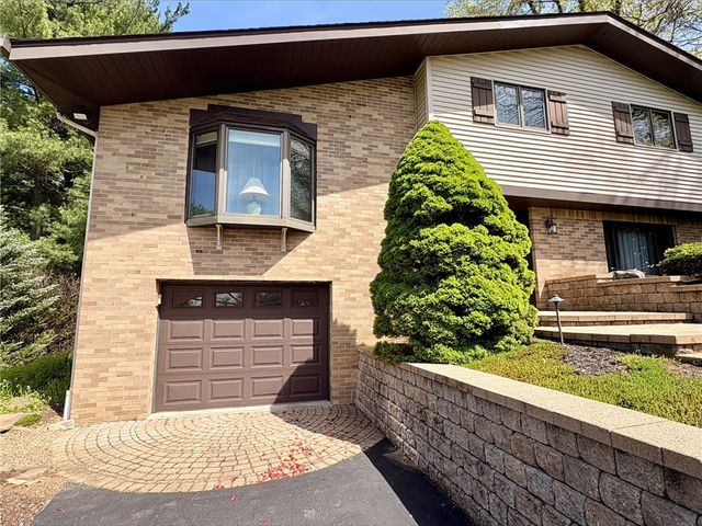 5122 Leroy Dr, Hampton, PA 15044
