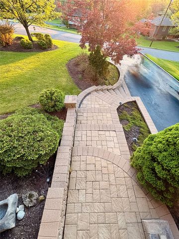 5122 Leroy Dr, Hampton, PA 15044