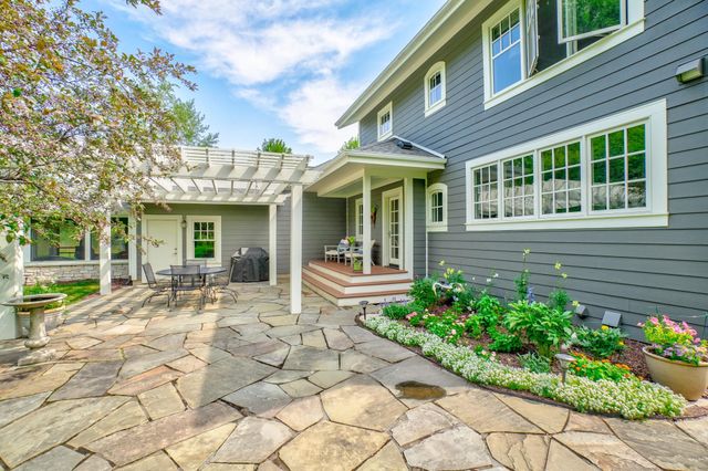 2156 Paris Avenue N, West Lakeland Twp, MN 55082