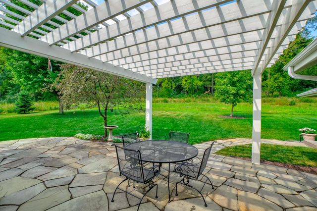 2156 Paris Avenue N, West Lakeland Twp, MN 55082