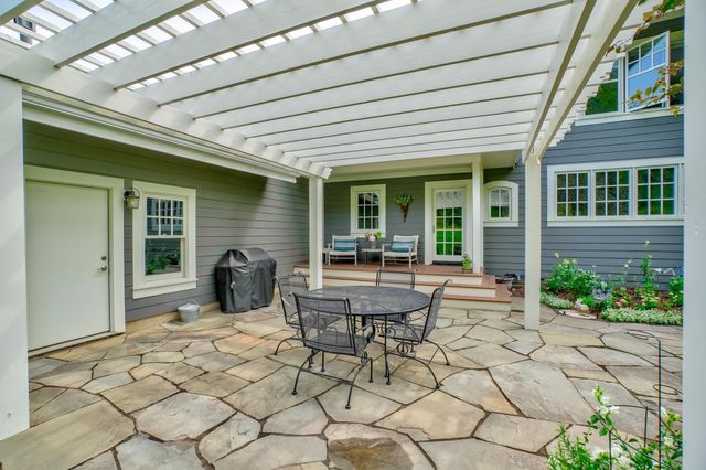 2156 Paris Avenue N, West Lakeland Twp, MN 55082