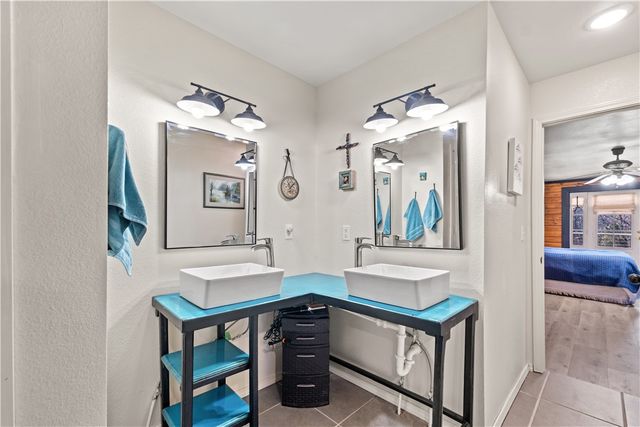 17233 N White Oak Ridge Road, Pea Ridge, AR 72751