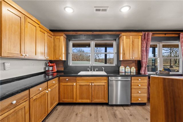 17233 N White Oak Ridge Road, Pea Ridge, AR 72751