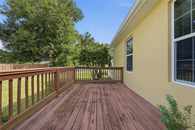 81 TWIN LAKE CIR, Umatilla, FL 32784