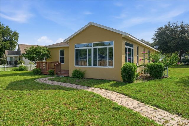 81 TWIN LAKE CIR, Umatilla, FL 32784