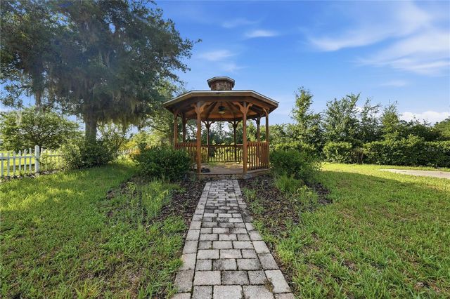 81 TWIN LAKE CIR, Umatilla, FL 32784