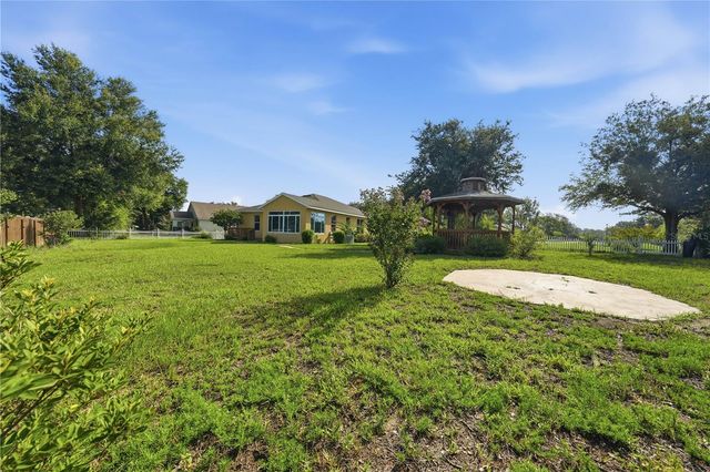 81 TWIN LAKE CIR, Umatilla, FL 32784