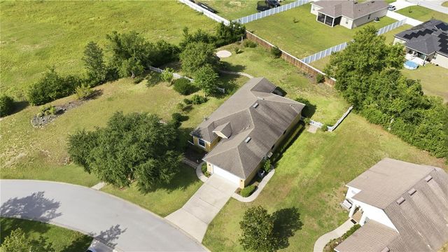 81 TWIN LAKE CIR, Umatilla, FL 32784