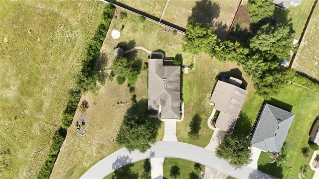 81 TWIN LAKE CIR, Umatilla, FL 32784