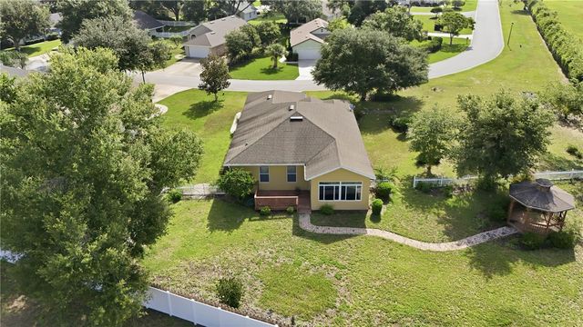 81 TWIN LAKE CIR, Umatilla, FL 32784