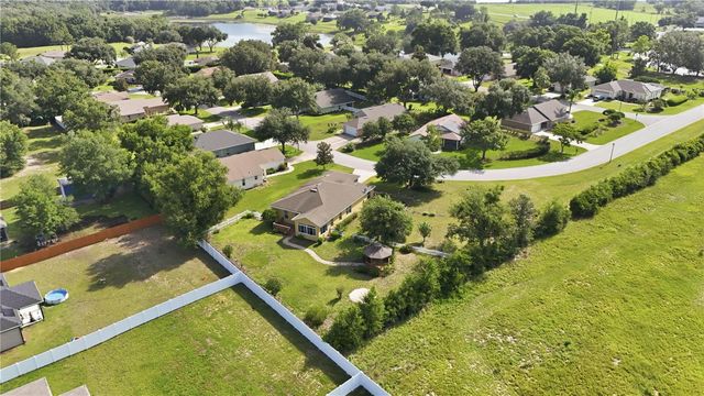 81 TWIN LAKE CIR, Umatilla, FL 32784