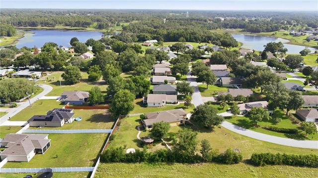 81 TWIN LAKE CIR, Umatilla, FL 32784