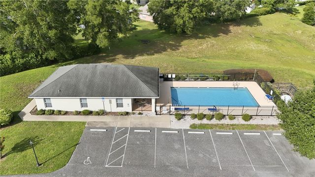 81 TWIN LAKE CIR, Umatilla, FL 32784