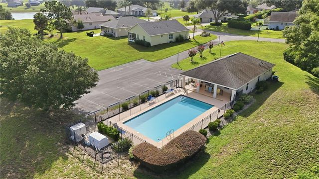81 TWIN LAKE CIR, Umatilla, FL 32784