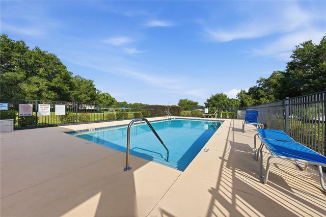 81 TWIN LAKE CIR, Umatilla, FL 32784