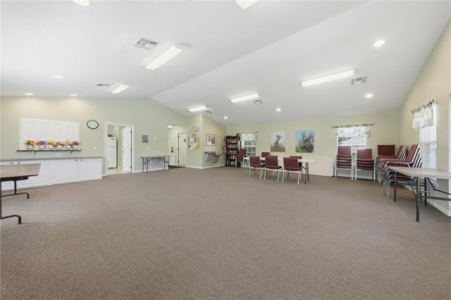81 TWIN LAKE CIR, Umatilla, FL 32784