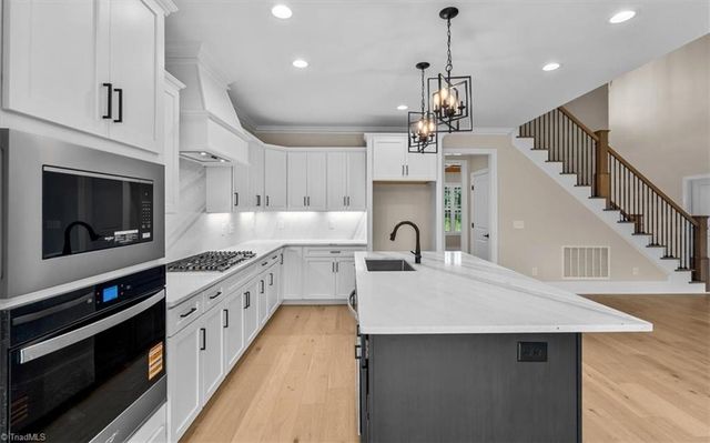 5084 Southern Pines Drive, Kernersville, NC 27284