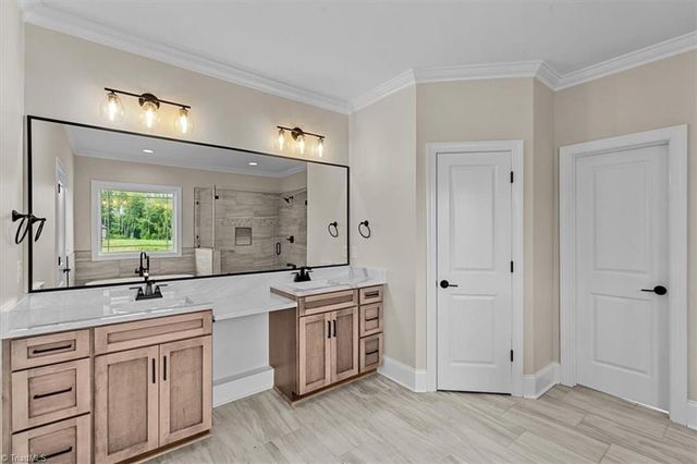 5084 Southern Pines Drive, Kernersville, NC 27284