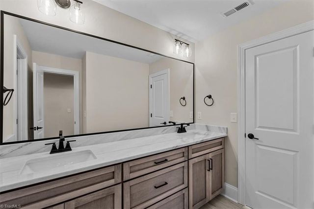 5084 Southern Pines Drive, Kernersville, NC 27284