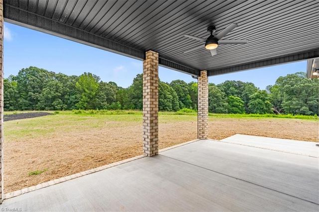5084 Southern Pines Drive, Kernersville, NC 27284