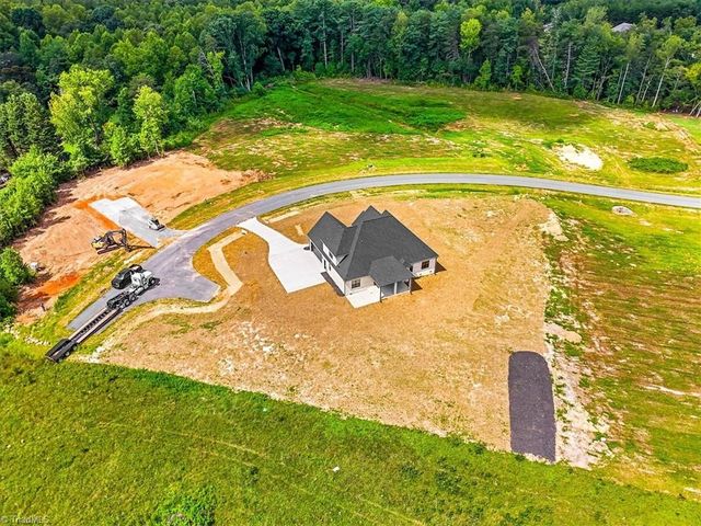 5084 Southern Pines Drive, Kernersville, NC 27284